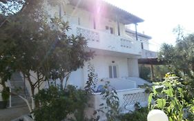 Billy'S Amoudi Apartments