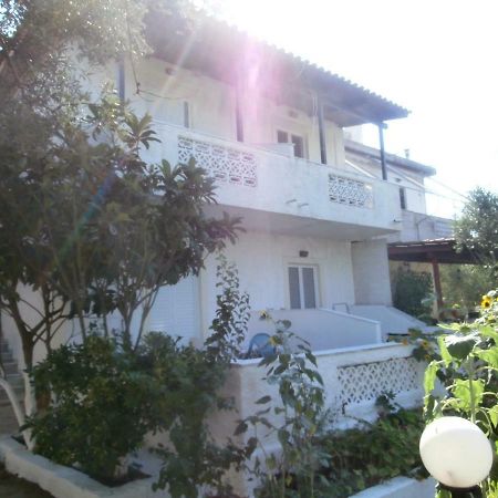 Billy'S Amoudi Apartments Zewnętrze zdjęcie
