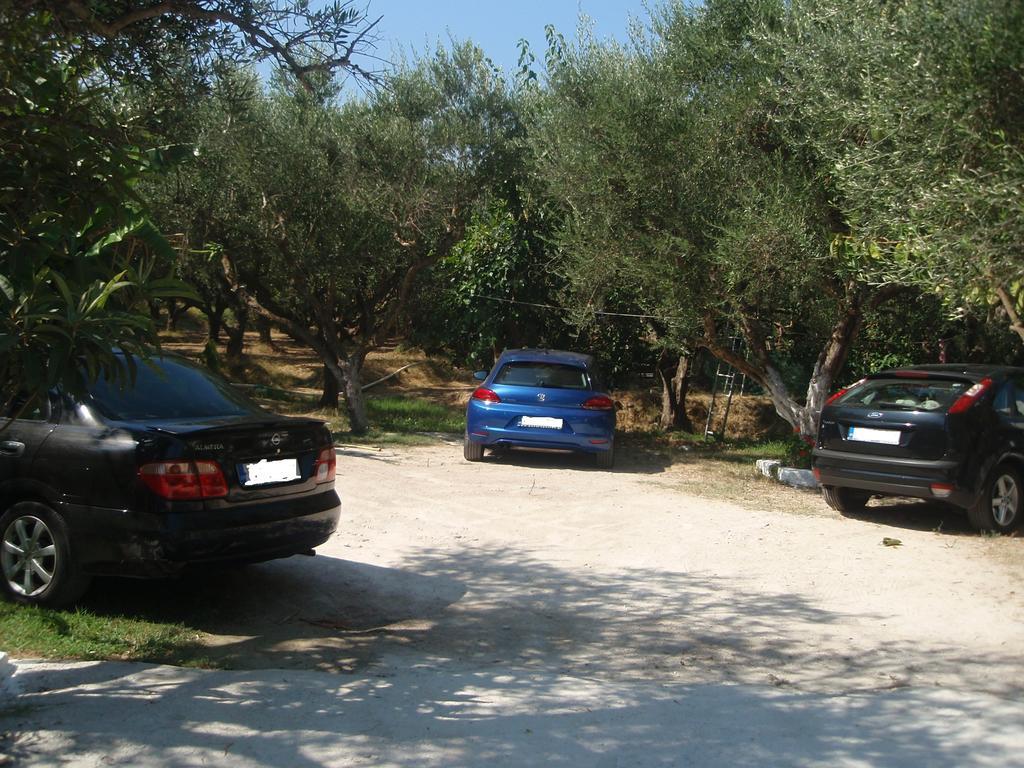 Billy'S Amoudi Apartments Pokój zdjęcie